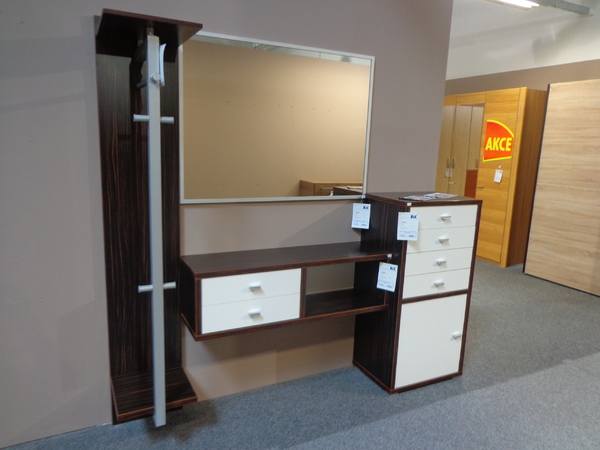 Xelo předsíňová stěna - výprodej 